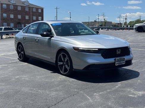 Certified 2026 Honda Accord SE image 2