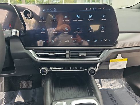 New 2026 Chevrolet Equinox EV LT w/ Comfort Package FWD image 19