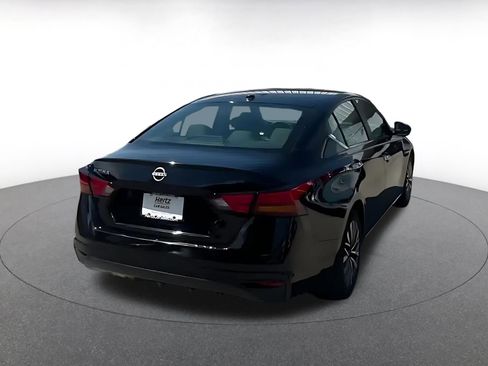 Used 2025 Nissan Altima 2.5 SV FWD image 15