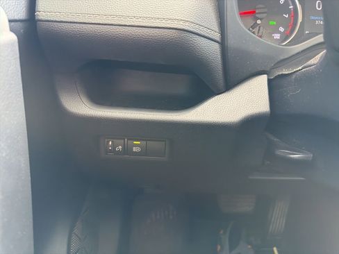 Used 2020 Toyota RAV4 LE image 16