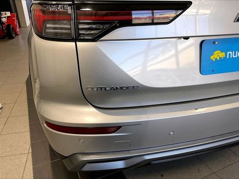 Used 2025 Mitsubishi Outlander SE AWD/4WD image 28