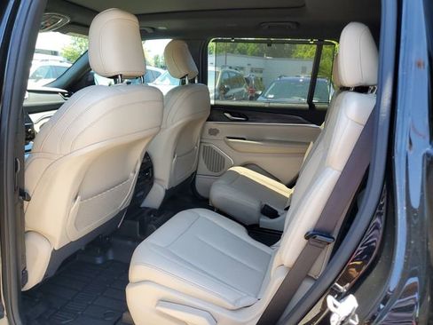Used 2023 Jeep Grand Cherokee L Limited w/ Luxury Tech Group II AWD/4WD image 13