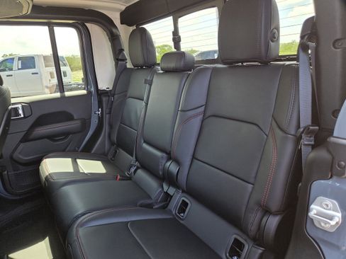 New 2026 Jeep Gladiator Rubicon image 25