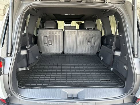 Used 2025 Lexus GX 550 w/ Cold Area Package AWD/4WD image 32