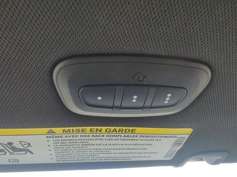 Used 2025 Chrysler Pacifica Select FWD image 23