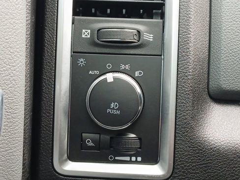 Used 2019 RAM 1500 Lone Star RWD image 12