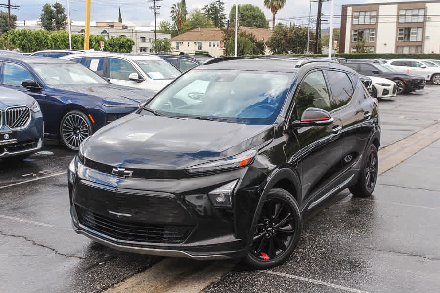 Used 2023 Chevrolet Bolt EUV Premier w/ Redline Edition FWD image 1