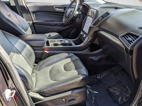 Used 2022 Ford Edge Titanium w/ Equipment Group 301A image 21