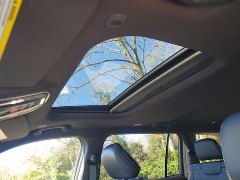 New 2025 Jeep Grand Cherokee L Altitude RWD image 28