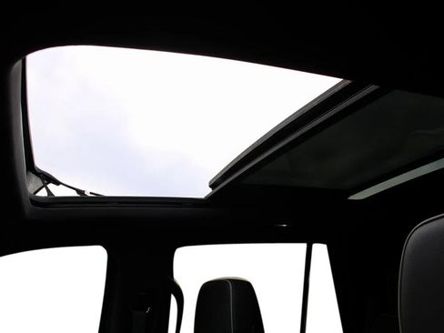 Used 2021 GMC Yukon SLT w/ SLT Premium Package image 39