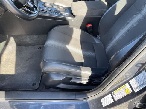 Used 2023 Honda Civic Sport image 3