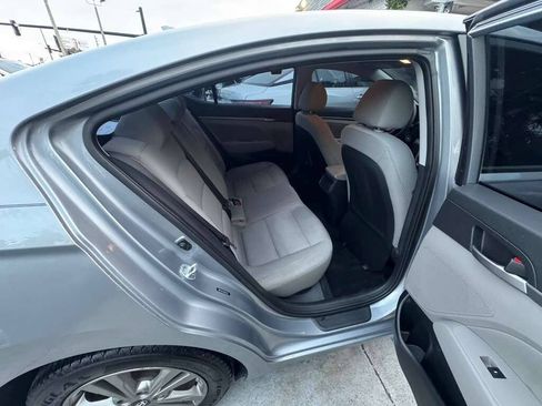 Used 2017 Hyundai Elantra SE FWD image 5