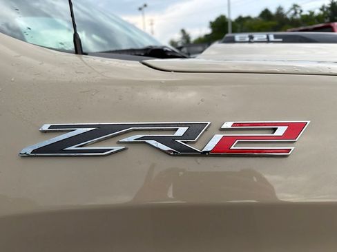 Used 2022 Chevrolet Silverado 1500 ZR2 w/ Technology Package AWD/4WD image 9