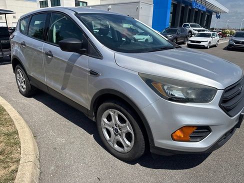 Used 2018 Ford Escape S FWD image 3