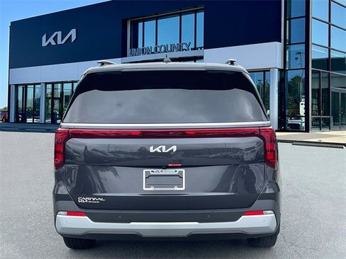 New 2026 Kia Carnival EX image 10