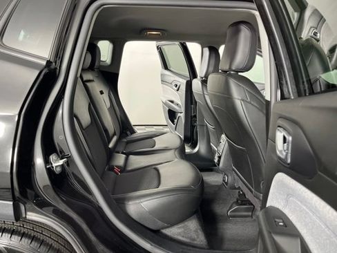 Used 2022 Jeep Compass Latitude FWD image 44