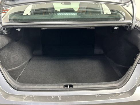Used 2025 Toyota Camry SE FWD image 19
