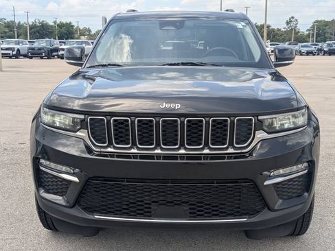 Used 2023 Jeep Grand Cherokee Limited AWD/4WD image 2