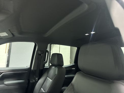 Used 2025 GMC Sierra 1500 SLT AWD/4WD image 12