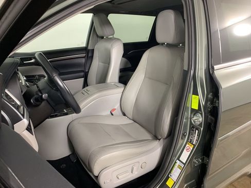 Used 2015 Toyota Highlander Limited image 33