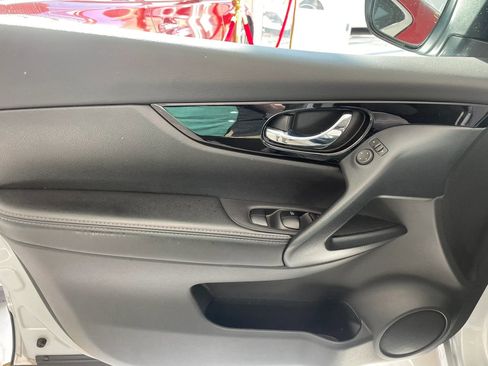 Used 2020 Nissan Rogue Sport SV AWD/4WD image 7