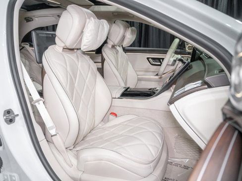 New 2026 Mercedes-Benz Maybach S 580 4MATIC image 16