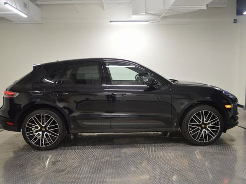 Certified 2025 Porsche Macan AWD/4WD image 8