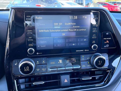 Used 2022 Toyota Highlander XLE image 31