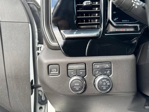 Used 2025 GMC Sierra 1500 SLT AWD/4WD image 11