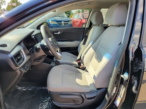 Used 2020 Kia Rio S image 2