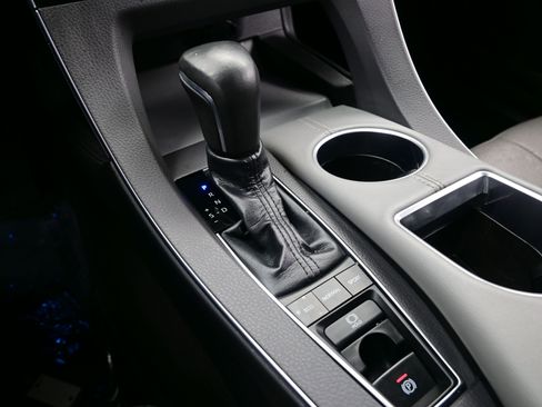 Used 2019 Toyota Avalon Limited image 22