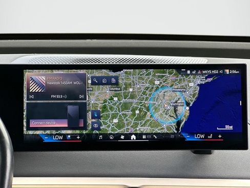 Used 2024 BMW iX xDrive50 AWD/4WD image 3