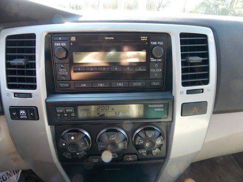 Used 2006 Toyota 4Runner SR5 RWD image 12