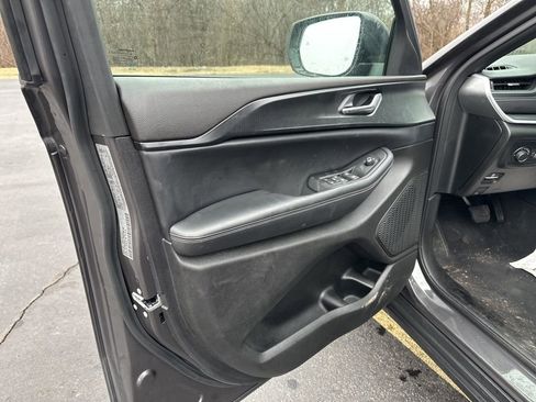 Used 2024 Jeep Grand Cherokee L Altitude image 13