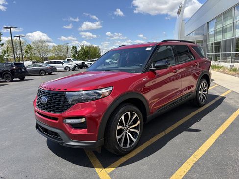 Certified 2023 Ford Explorer ST-Line w/ Class IV Trailer Tow Package AWD/4WD image 3