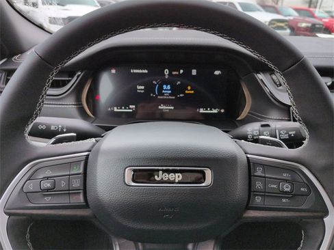 New 2026 Jeep Grand Cherokee Altitude image 28