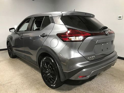 Used 2022 Nissan Kicks S FWD image 5
