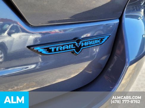 Used 2024 Jeep Grand Cherokee Trailhawk AWD/4WD image 11