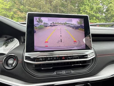 Used 2024 Jeep Compass Trailhawk AWD/4WD image 32