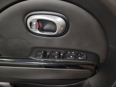 Used 2016 Kia Soul + w/ Audio Package FWD image 19