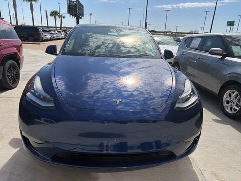 Used 2021 Tesla Model Y Long Range image 2