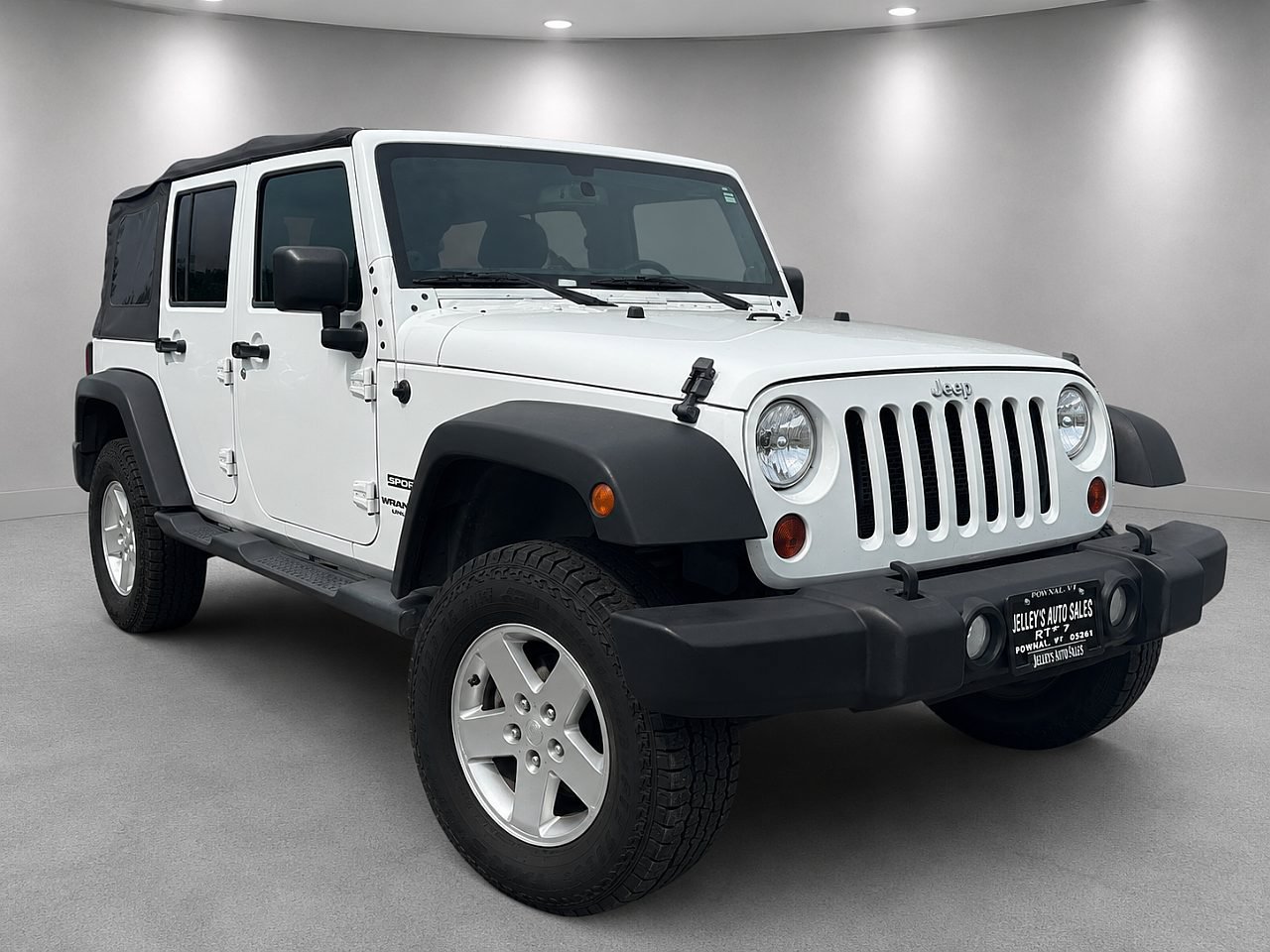 Used 2013 Jeep Wrangler Unlimited Sport AWD/4WD image 5