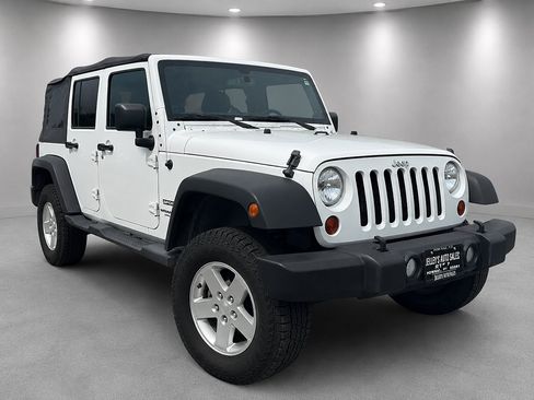 Used 2013 Jeep Wrangler Unlimited Sport AWD/4WD image 5