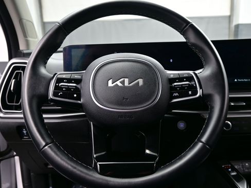 Used 2025 Kia Sorento EX w/ Panoramic Sunroof Package image 27