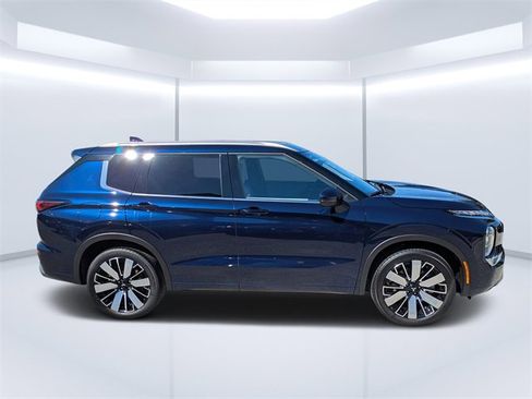 New 2025 Mitsubishi Outlander SEL image 2