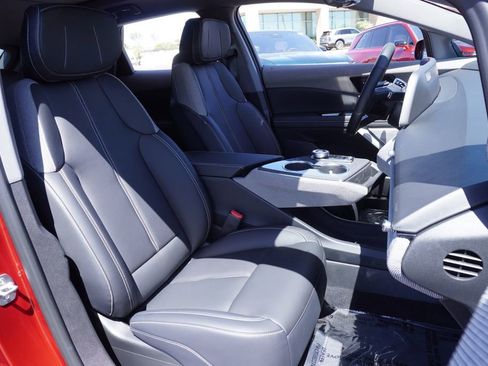 New 2026 Cadillac Optiq Luxury 1 image 11