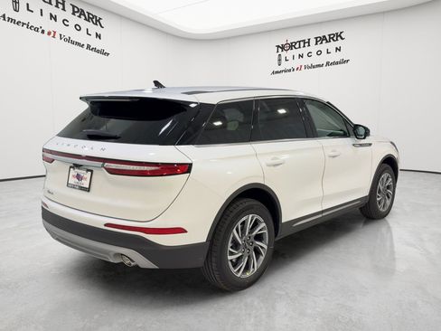 New 2026 Lincoln Corsair Premiere FWD image 9