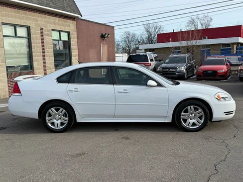 Used 2016 Chevrolet Impala LT FWD image 4