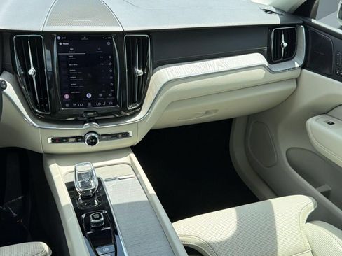 Certified 2023 Volvo XC60 B5 Ultimate w/ Climate Package FWD image 26