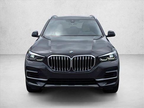 Used 2022 BMW X5 sDrive40i w/ Premium Package RWD image 2